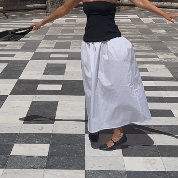 ZARA Elegant Black and White Block Dress - Picture 2 of 3